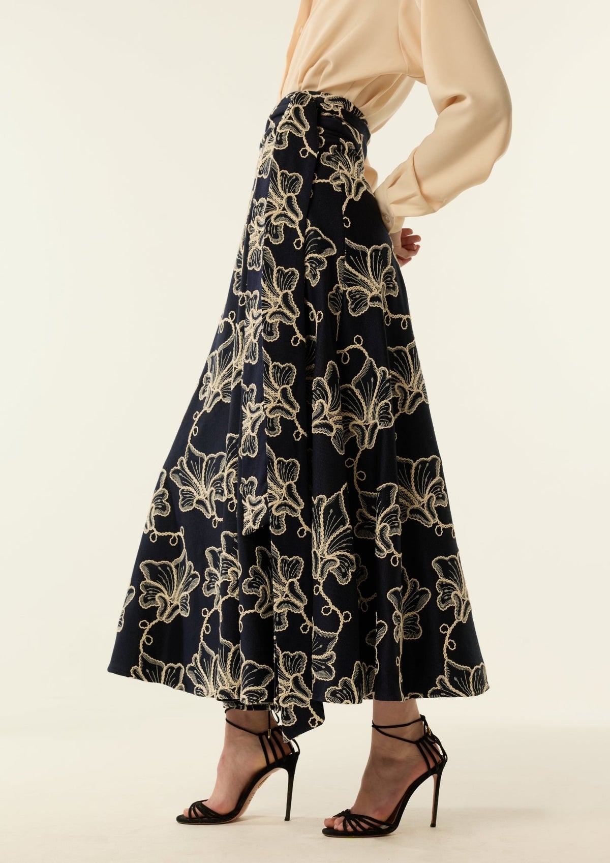 FALDA CLIO FLORES MARINO The IQ Collection