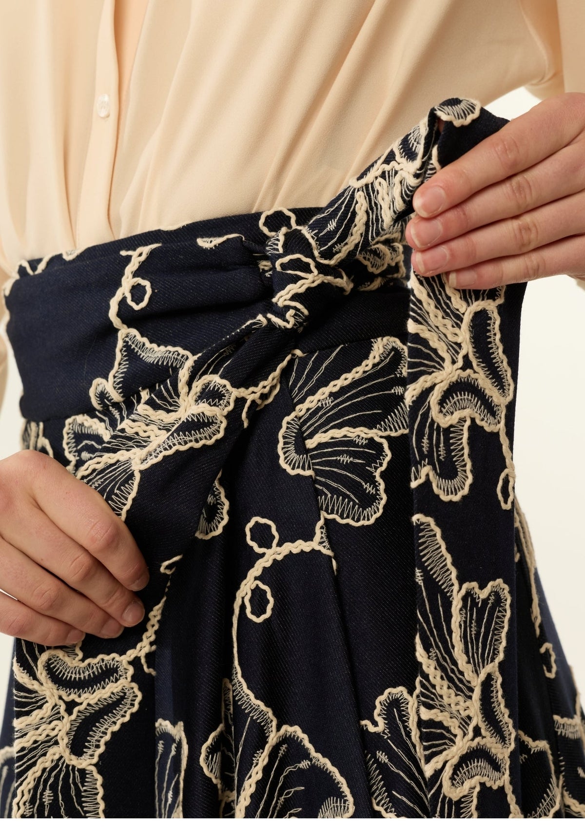 FALDA CLIO FLORES MARINO The IQ Collection