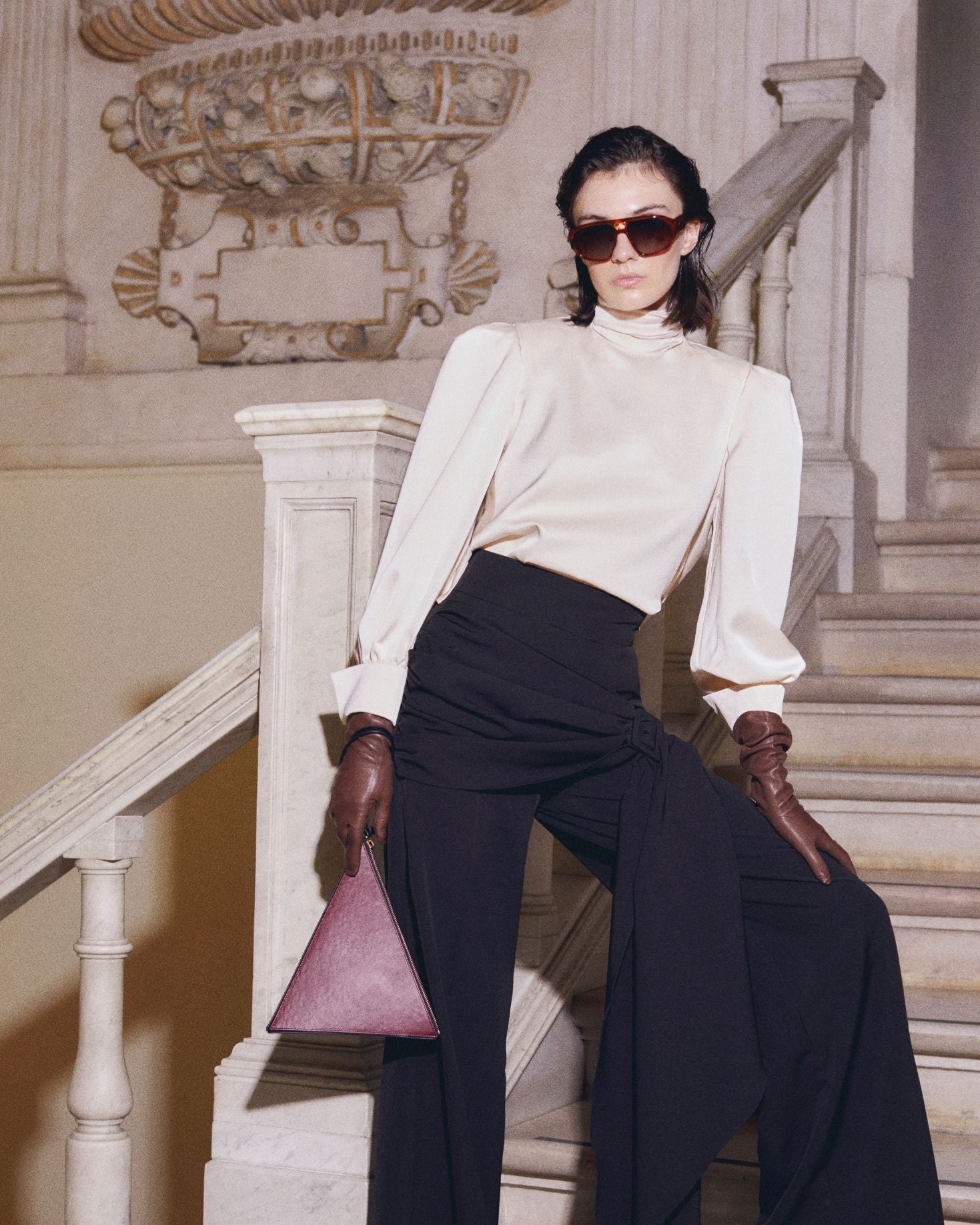 BOLSO PIRÁMIDE BURDEOS DORANTES HARNESS x IQ The IQ Collection